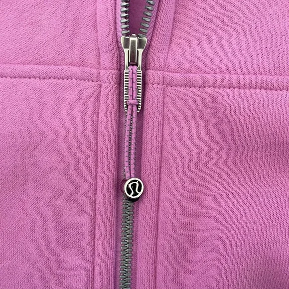 Lululemon full zip semi cropped hoodie. Size xs-sm. - Picture 4 of 9